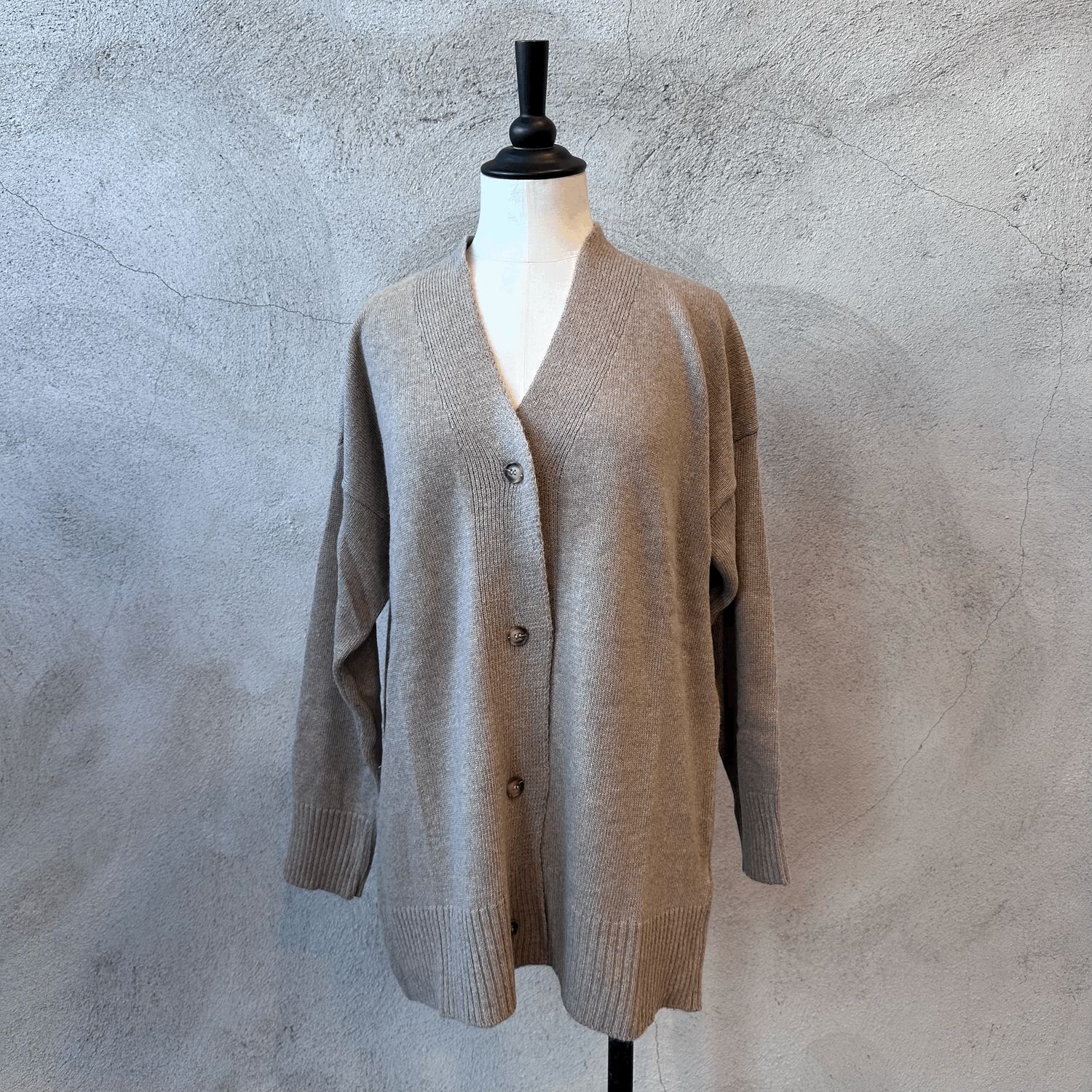 MO543 Cardigan