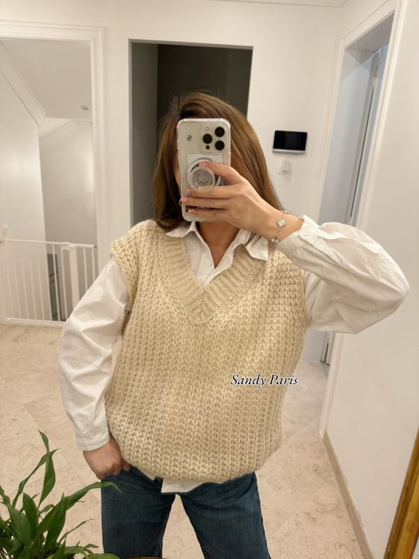 ÄRMELLOSER PULLUNDER BEIGE