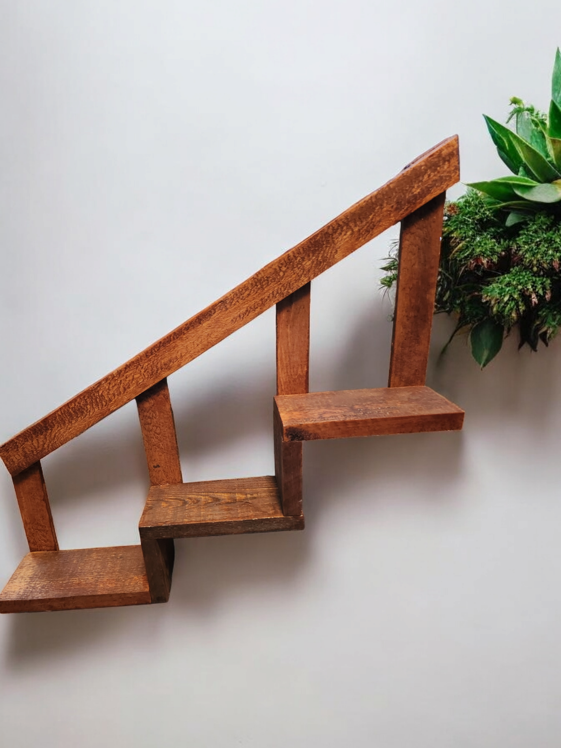 Small display shelf