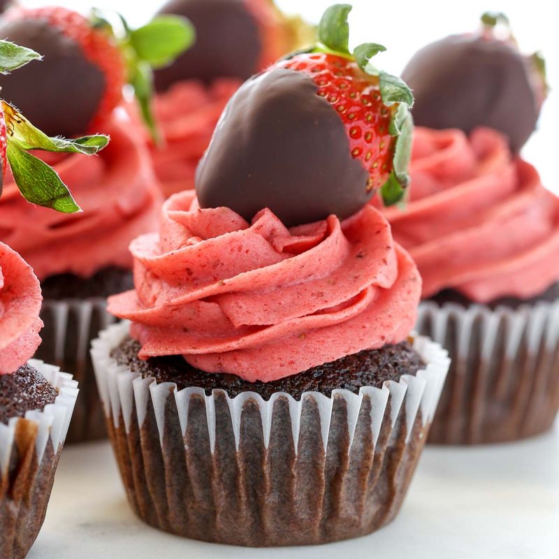 12 Chocolate Strawberry Cupcakes