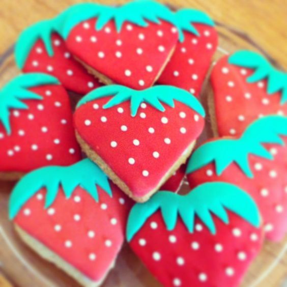 12 Strawberry Sugar Cookies