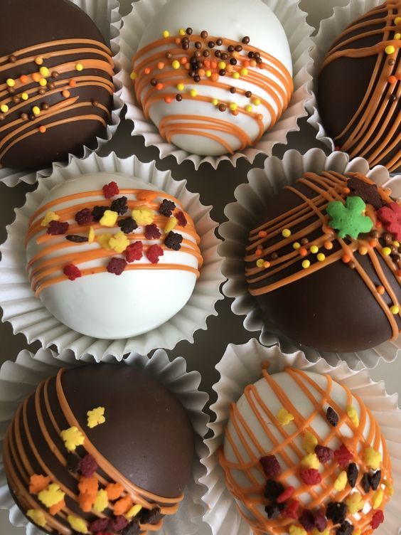12 Fall Theme Cake Pops