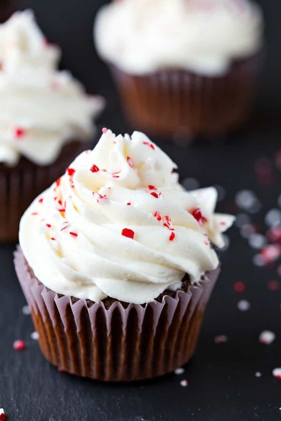 6 Chocolate Peppermint Cupcakes
