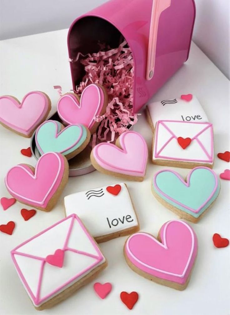 12 Valentines Cookies