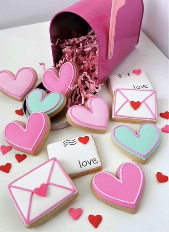 12 Valentines Cookies