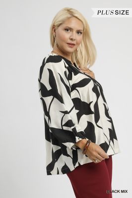 PLUS Leaf Print V-Neck Blouse