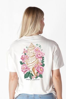 Large Conch Seashell Short Sleeve T-Shirt