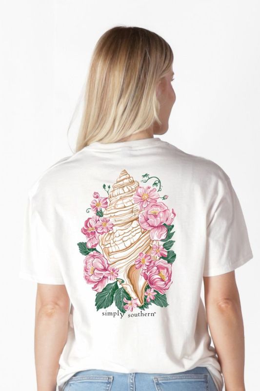 Large Conch Seashell Short Sleeve T-Shirt