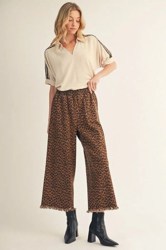 Plus Solid Top with Leopard Detail