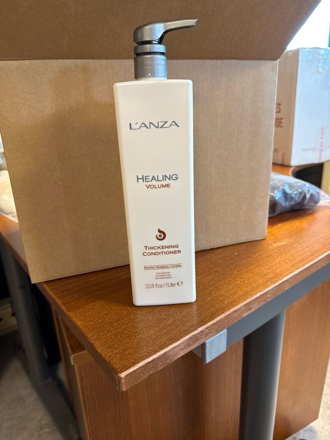 L’anza Thickening Conditioner 1000ml