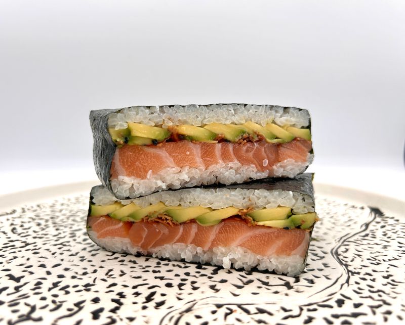 Onigirazu Salmone