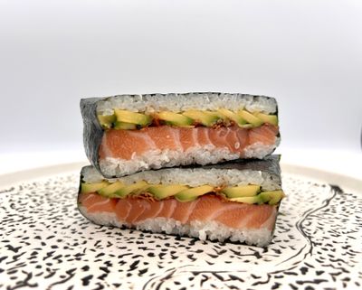 Onigirazu Salmone