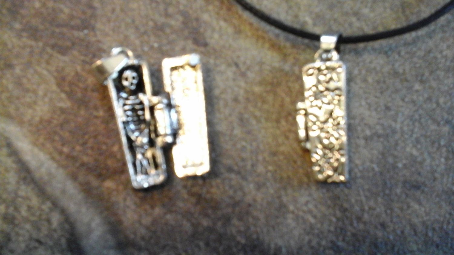 Sketon Coffin/Casket Necklace for 1