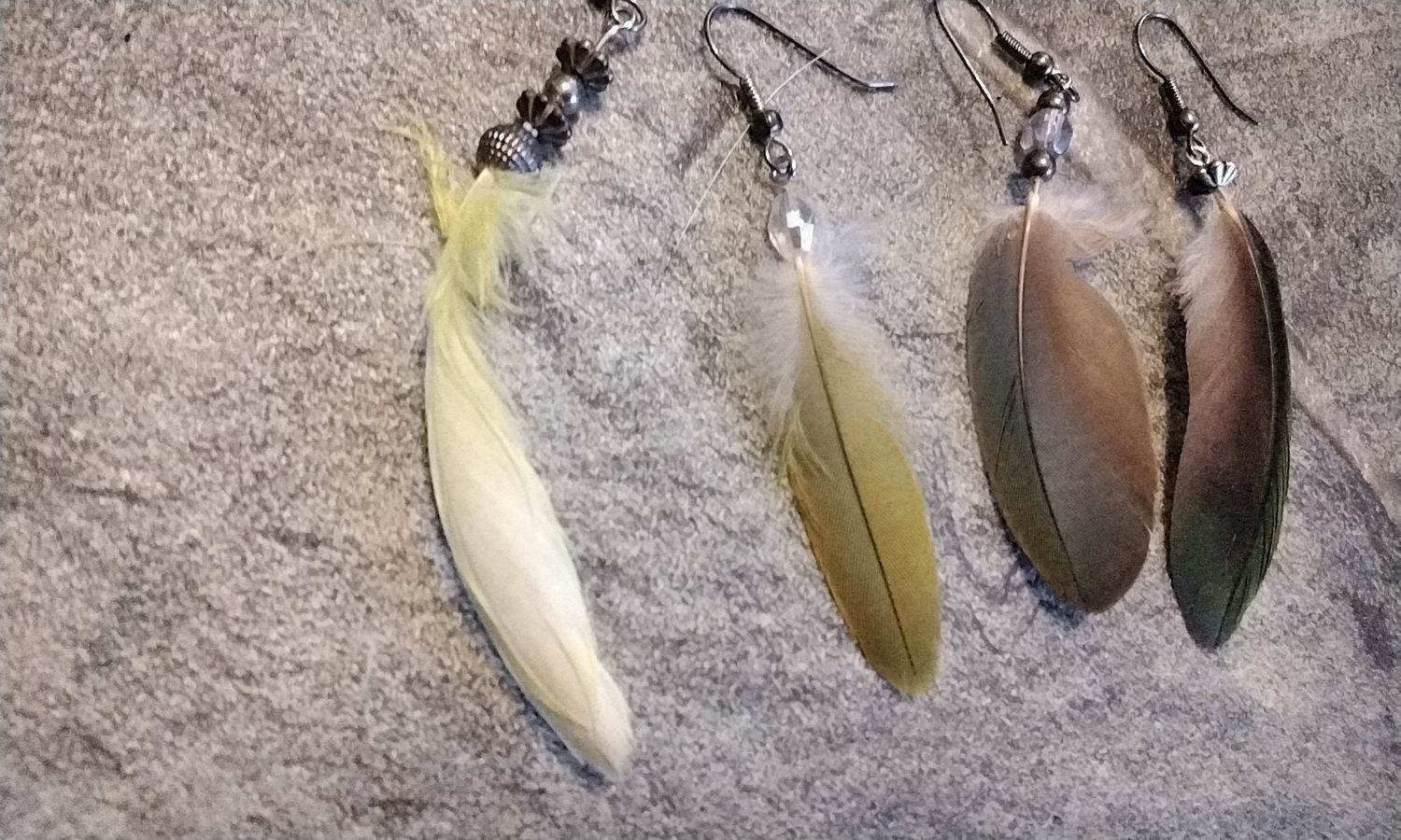 Parrot Feather Earrings for 2 Prs (Lot P6) handmade in USA this is from a domesticated pet bird