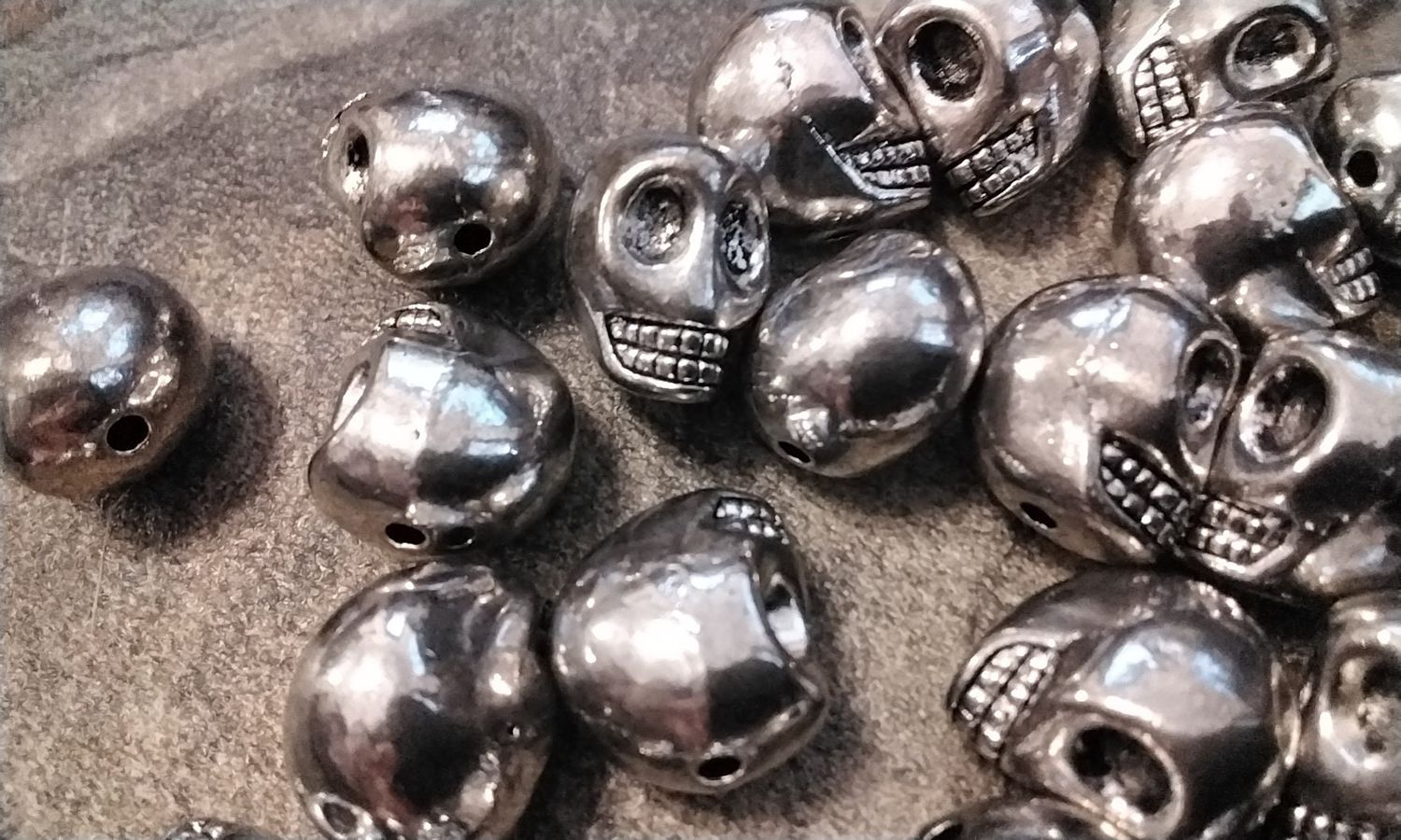 Extra Lg Skull Head Beads For 6 Lot# 5/8&quot; x 1/2&quot;