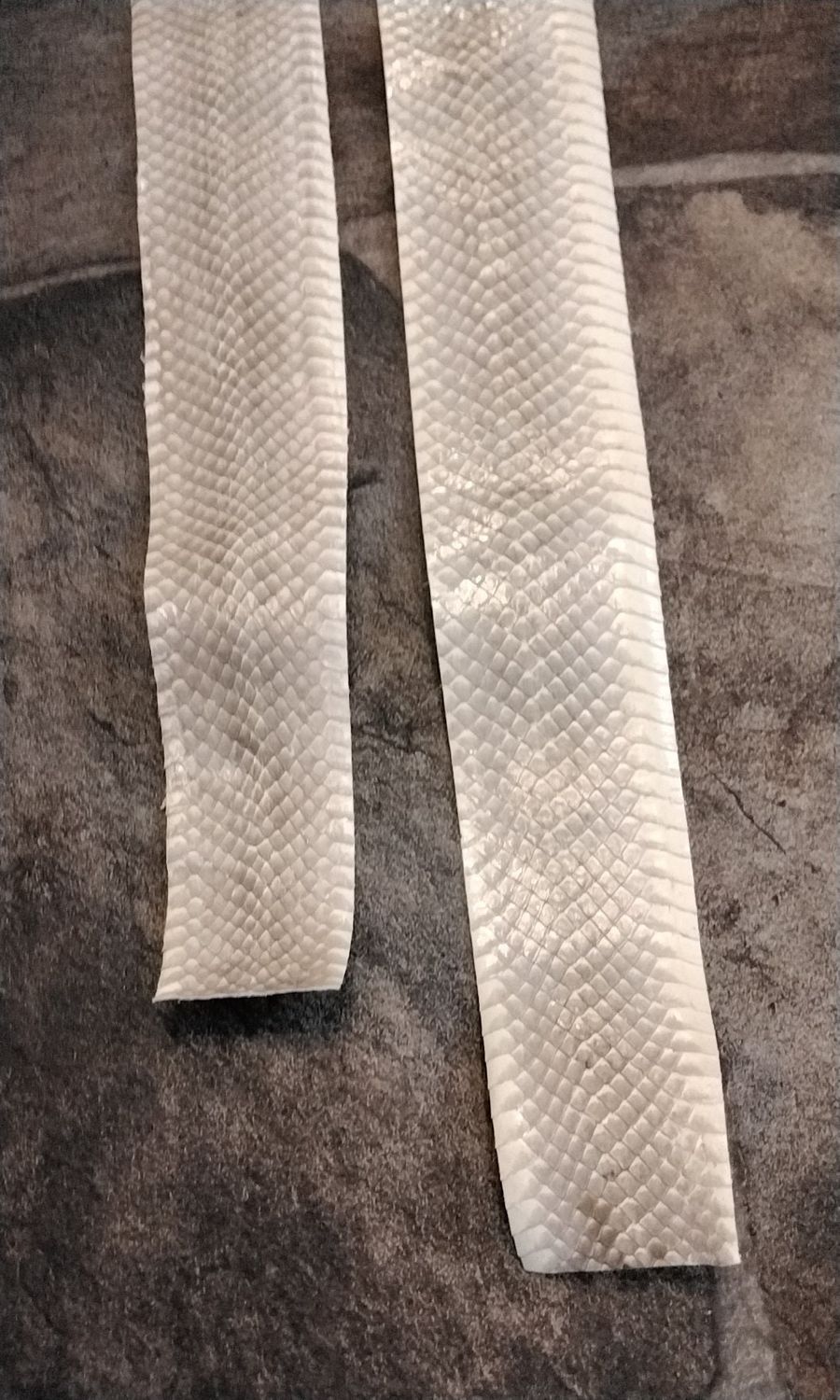 Snakeskin For 1 Whip Snakeskin Natural Extra Long Super Soft Tanned 40&quot; x 2&quot;