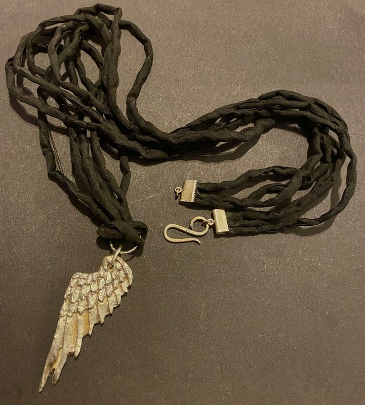 Engelsflügel mit Stoffband