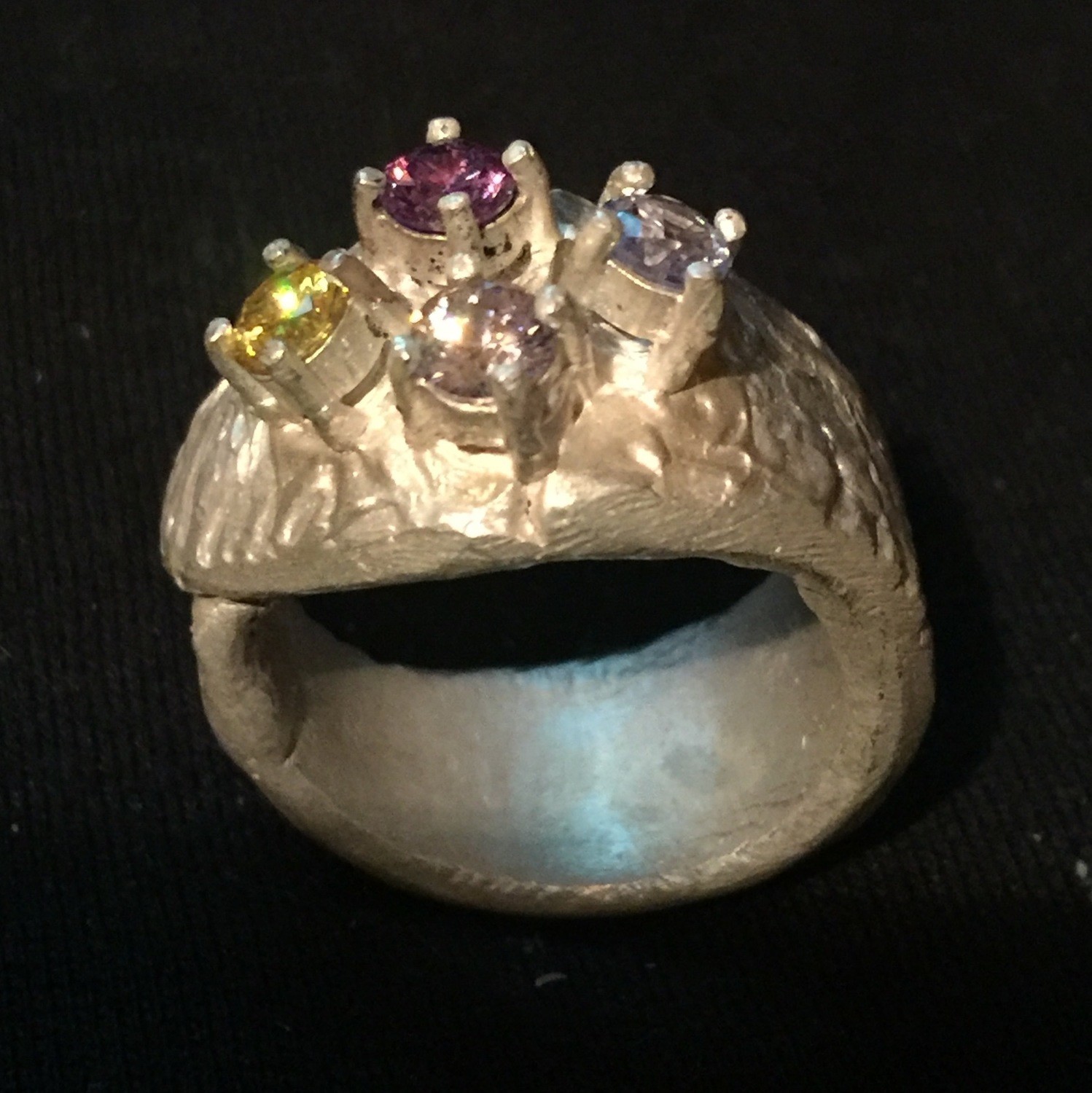 Silber 999 mit 4 gefassten Zirkonias Grösse 55/56