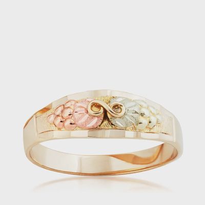 Landstrom&#39;s Black Hills Gold Children&#39;s Double Leaf &amp; Grape Cluster Ring in 10K Yellow Gold