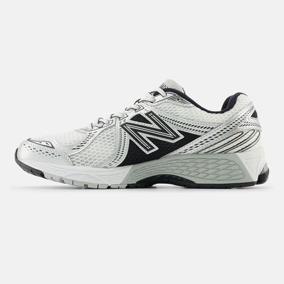 New Balance 860V2