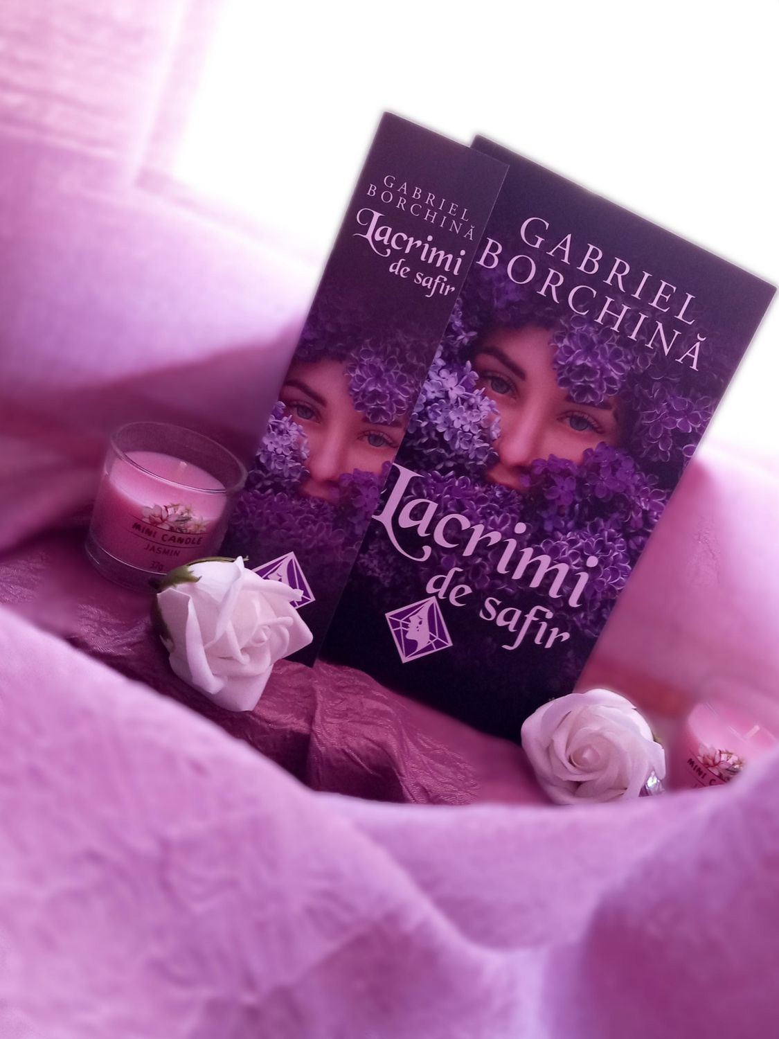 Lacrimi de safir - primul volum din trilogie - TRANSPORT GRATUIT!