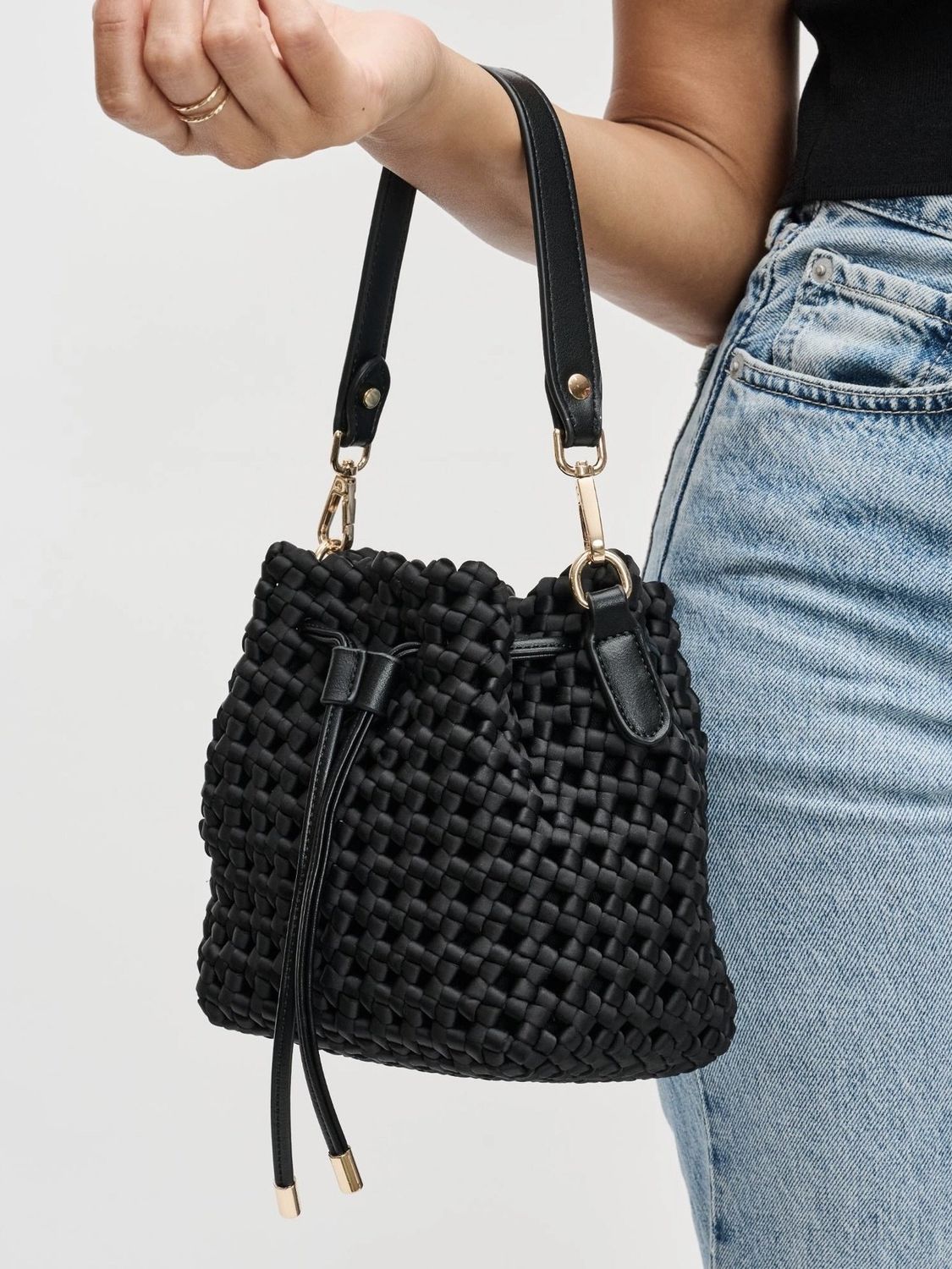 Essence - Hand Woven Knot Crossbody