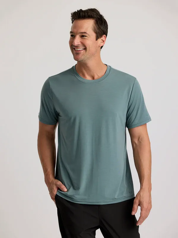 Men&#39;s Elevate Lightweight Tee
