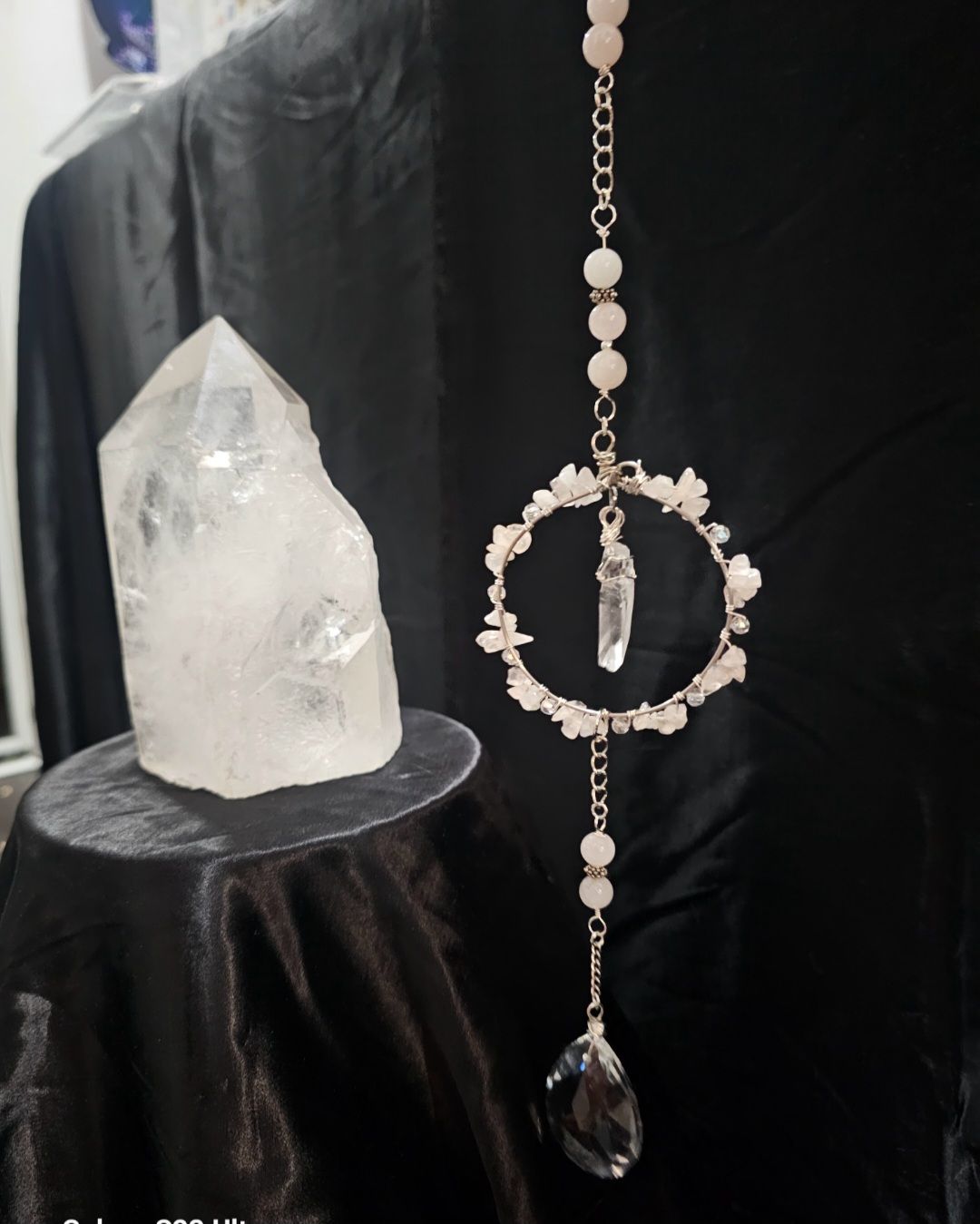 Capteur lémurien et quartz rose