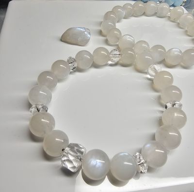 Moonstone rainbow 10 mm