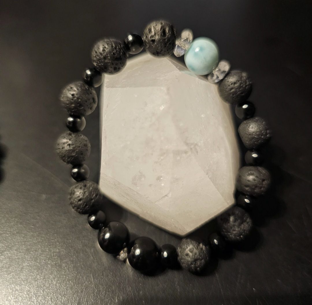 Larimar et volcanique
