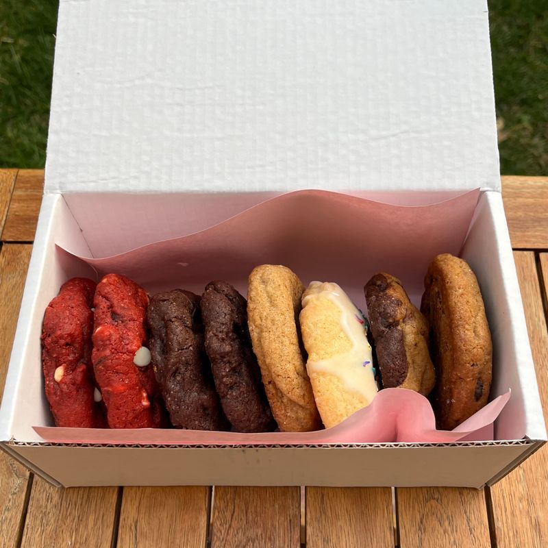 Box of 8 Cookies