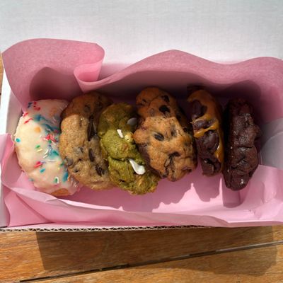 Box of 6 Cookies