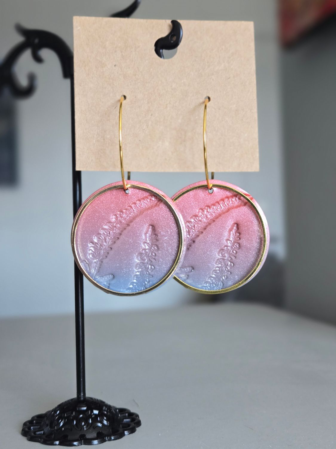 Pearlescent Pink &amp; Light Blue Ombre Plant Stamped Circles