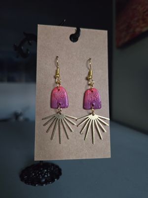 Pink &amp; Purple Ombre Wildflower Stamped Arches w/Sunburst Charms