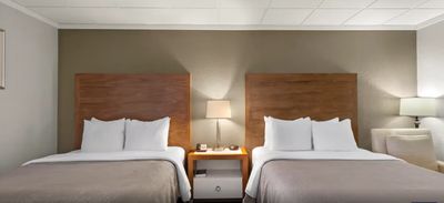 Green Bay Area Hotels for Wisconsin vs. Notre Dame