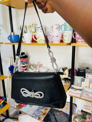 Women&#39;s Purses at UGX 65K