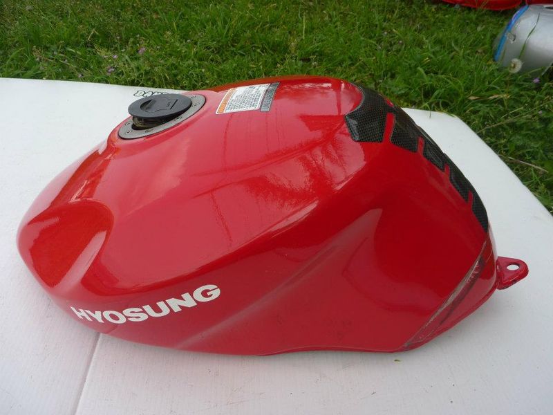 Hyosung GT250 Tank