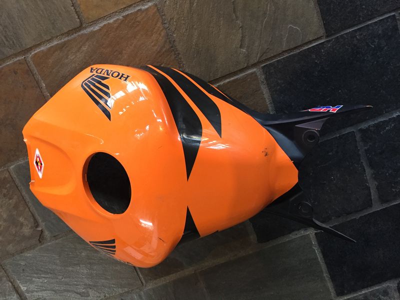 Honda CBR1000RR Tank Cover.