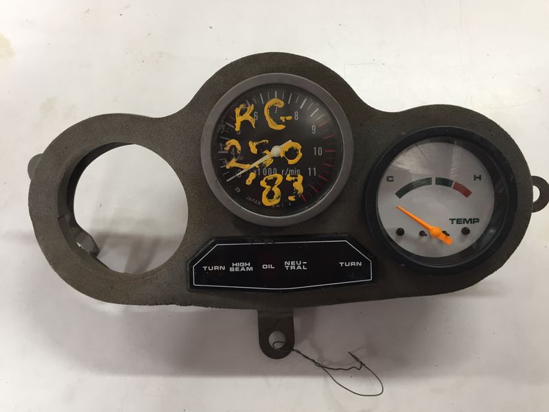 Suzuki RG250 Instruments