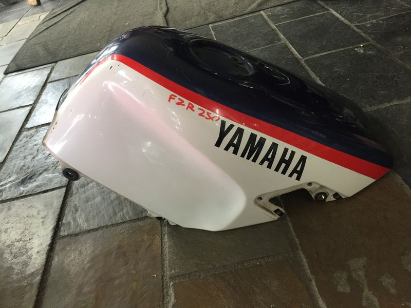 Yamaha FZR250 Tank Cover