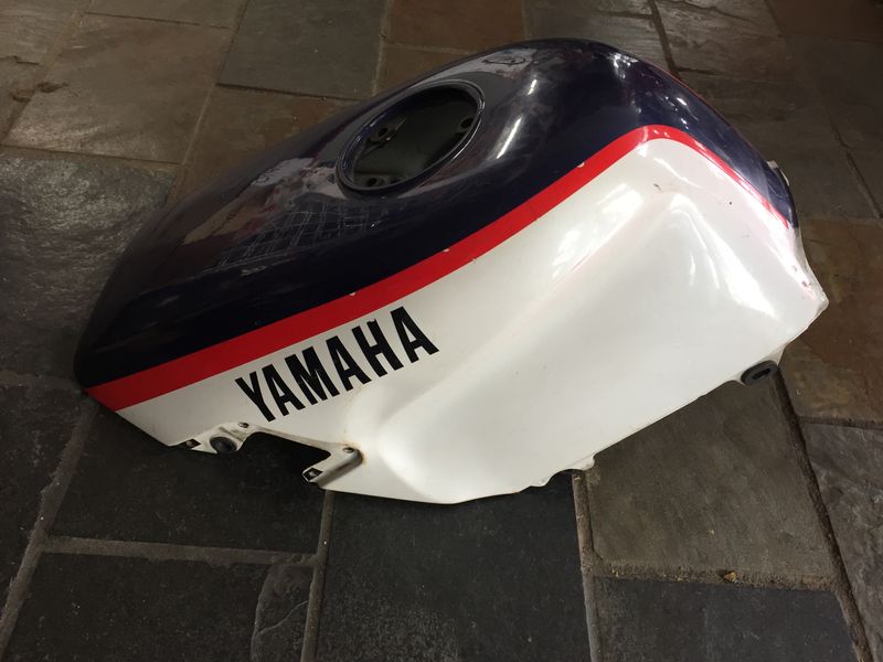 Yamaha FZR250 Tank Cover