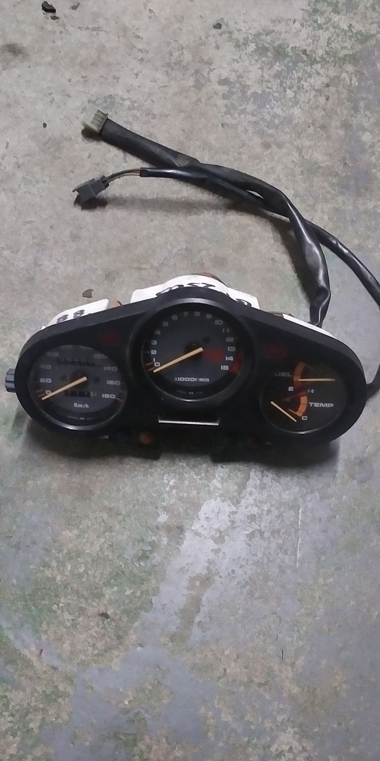 Suzuki GF250S Instruments