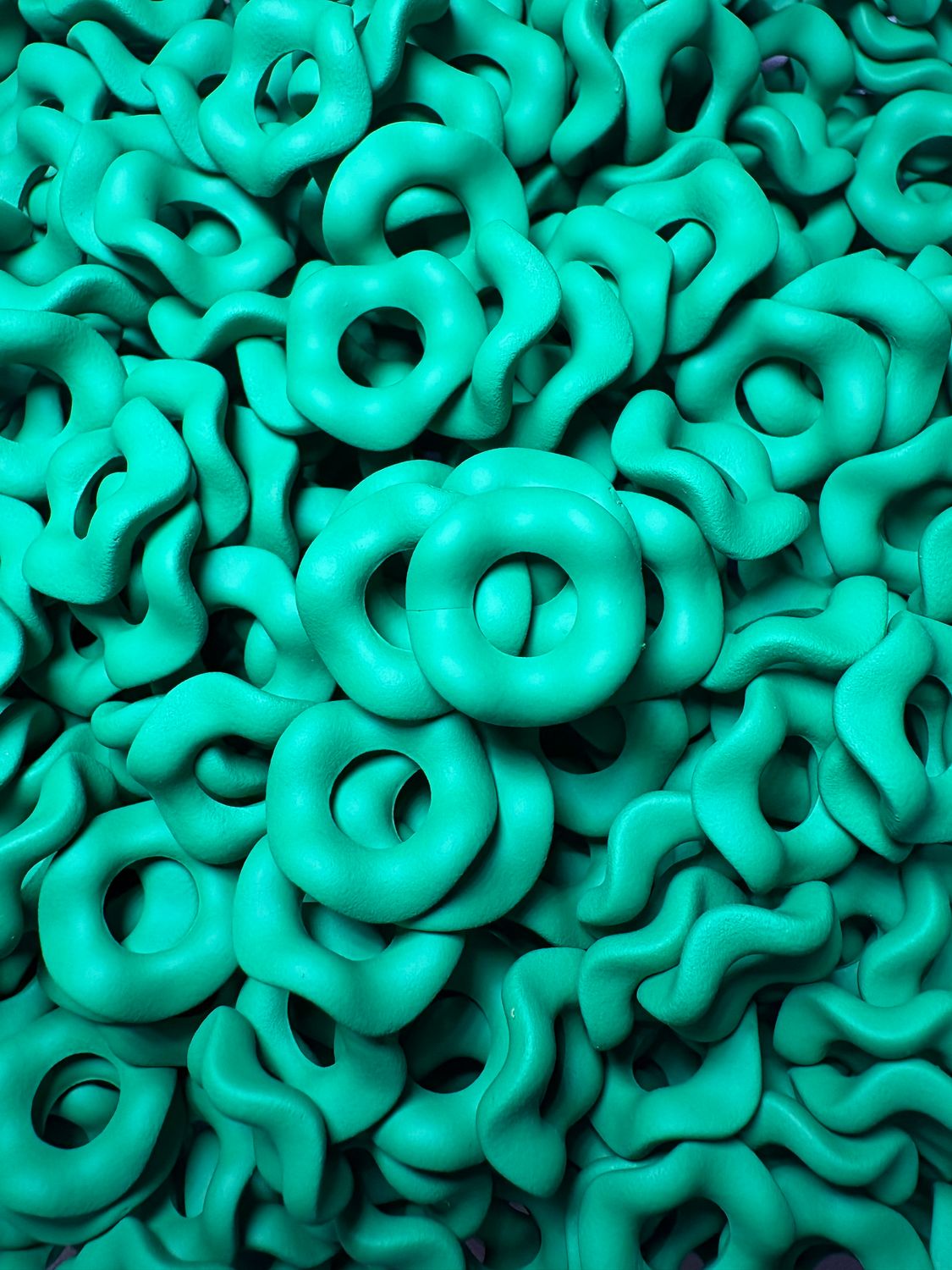 Matte Wavy Spacer Green