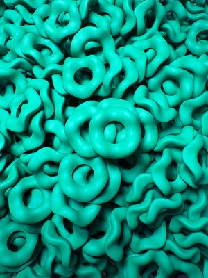 Matte Wavy Spacer Green