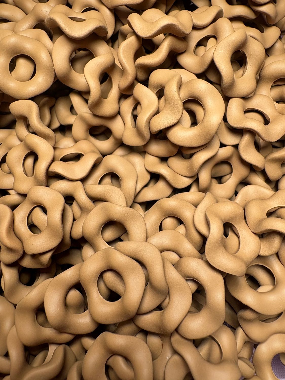 Matte Wavy Spacer Tan