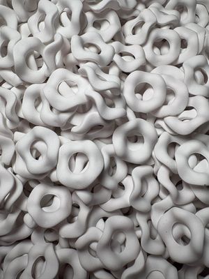 Matte Wavy Spacer White