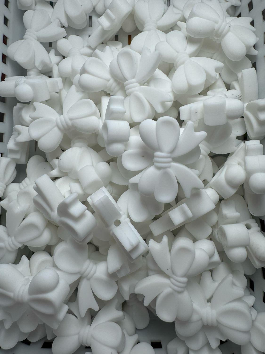 White Bow Focal 