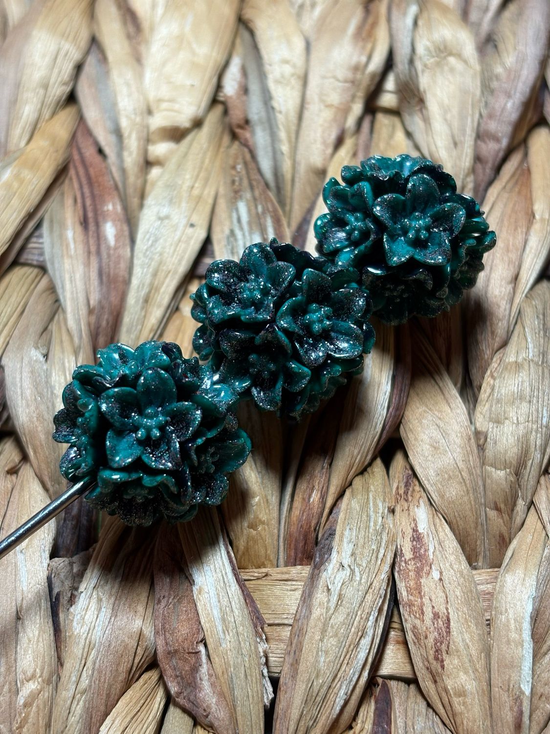 Turquoise Glitter Flower Bead