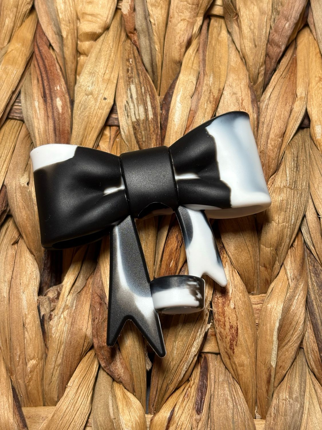 Black and White Ombre Straw Topper