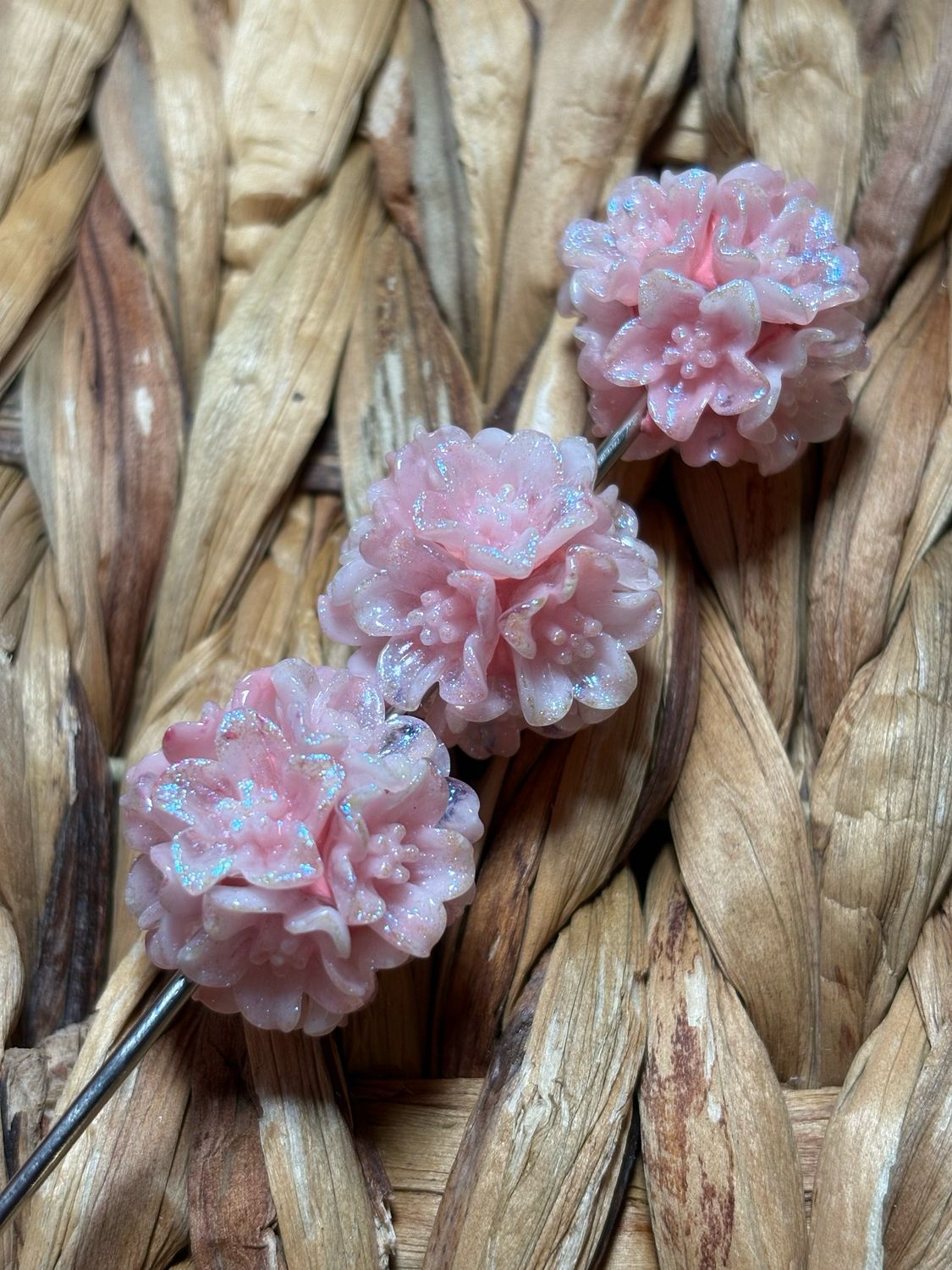 Pink Ombre Glitter Flower Bead